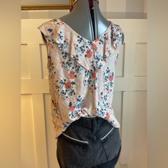 Velvet by Graham & Spencer Floral Ruffle Blouse Size Medium - Picture 9 of 11